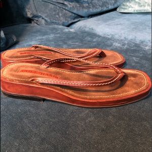 Cole Hahn Leather Flip Flops! Gently used.